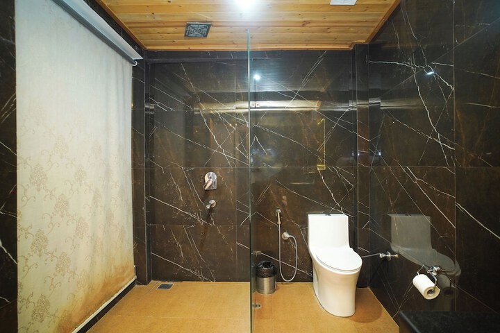 Room 7 of 15