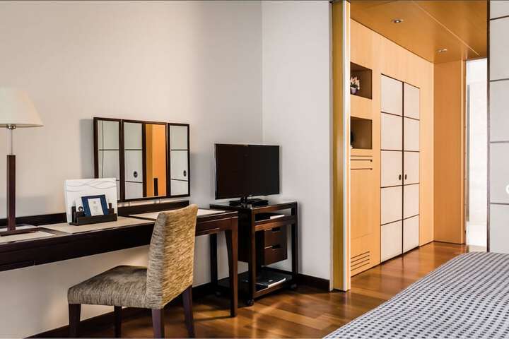 Room 20 of 156