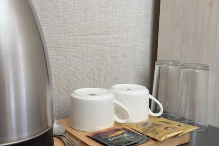 Breakfast/Coffee Service 24 of 43