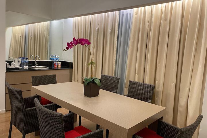 Room 19 of 48