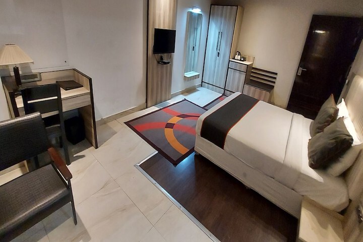 Room 31 of 74