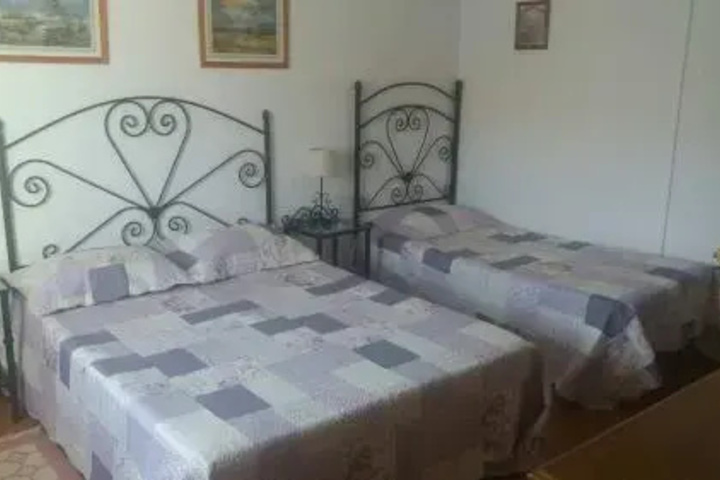 Room 4 of 15