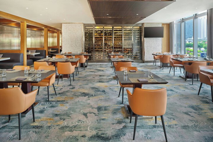 Lounge 62 of 96