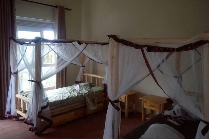 Room 18 of 28