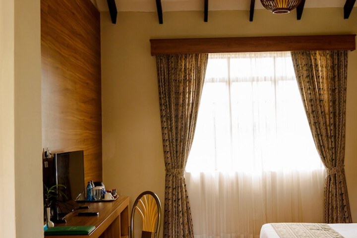 Room 13 of 34