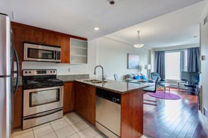 Downtown Suites by Hometrotting