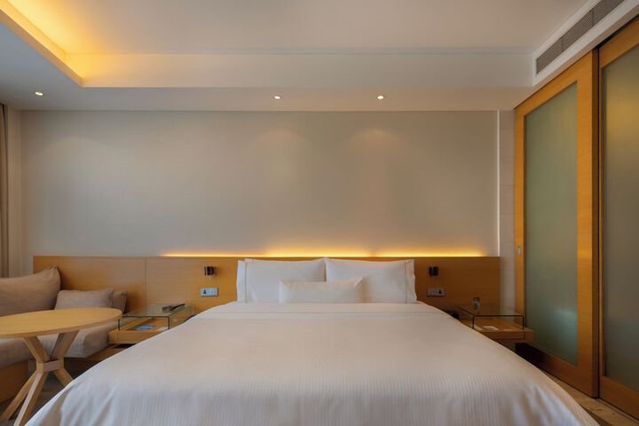 Room 13 of 65