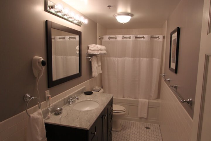 Room 21 of 36
