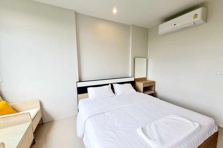 Room 9 of 21