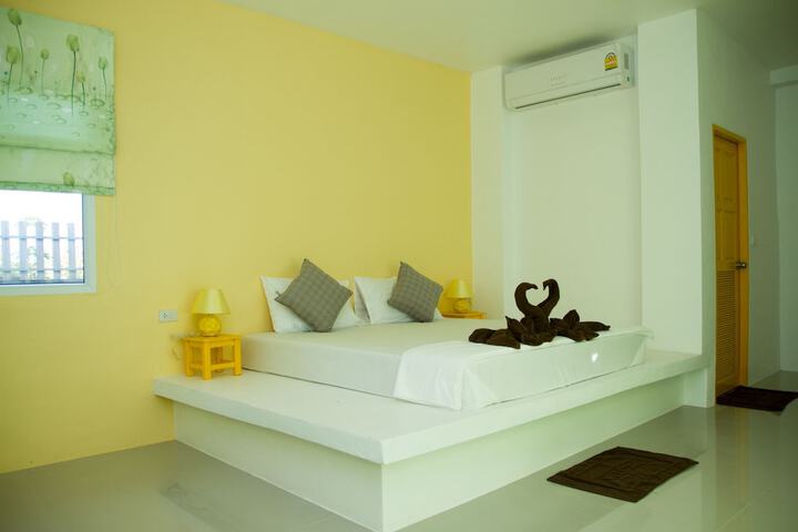 Room 9 of 79