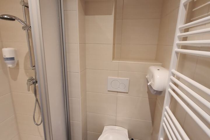 Room 43 of 62