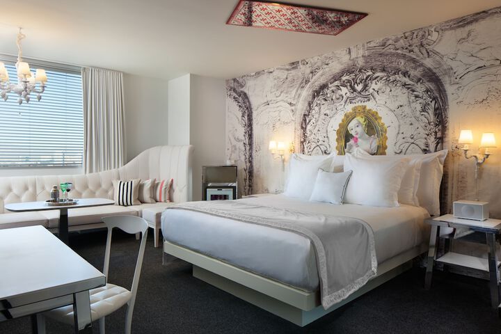 Accessible King Size Bed (11 of 50)