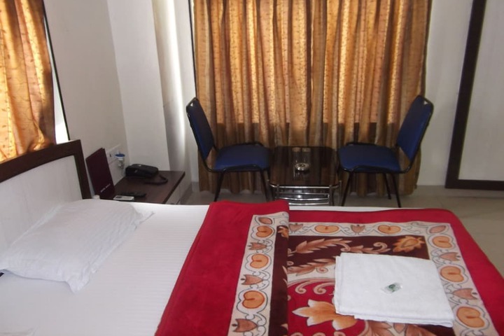 Room 13 of 30