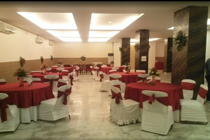 Dining 14 of 15