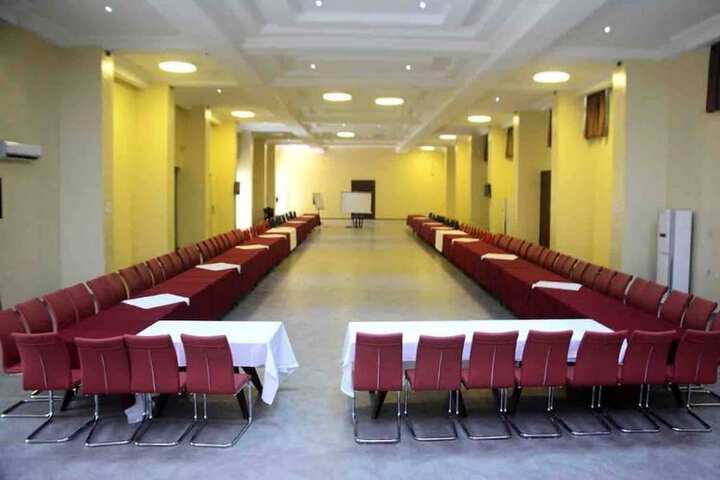 Ballroom/Hall 28 of 33