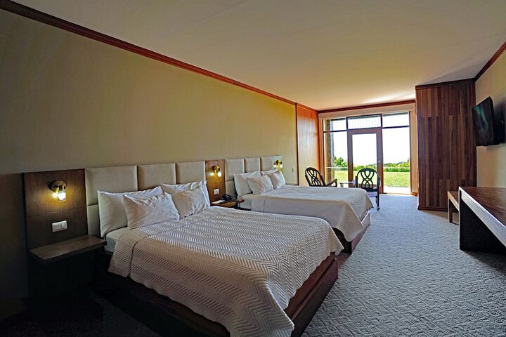 Room 33 of 102