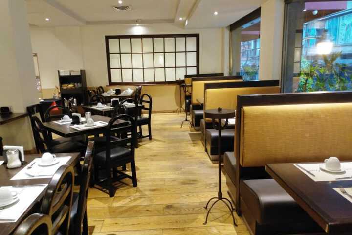 Dining 82 of 176