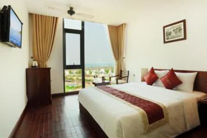 Room 33 of 91