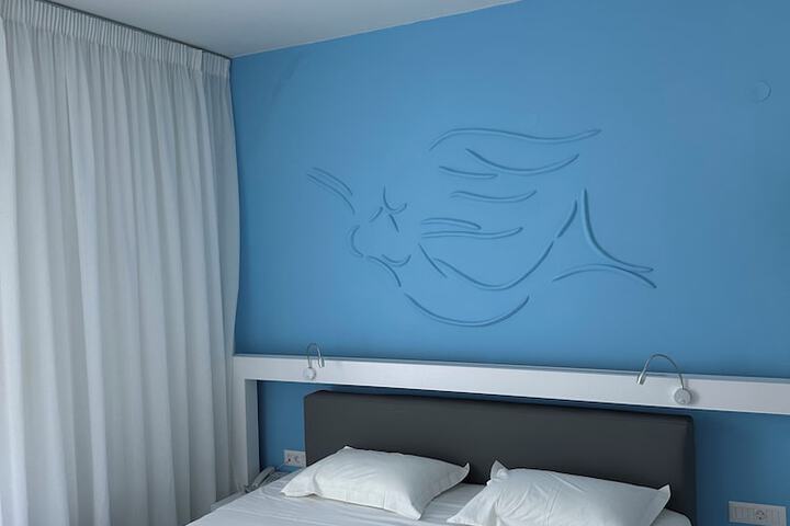 Room 87 of 172