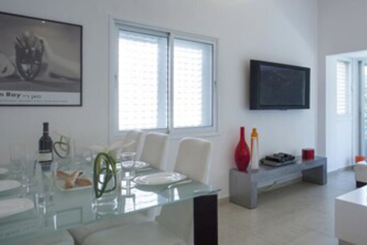 Room 19 of 28