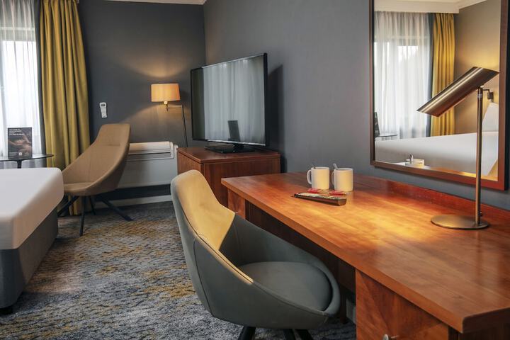 Room 11 of 60