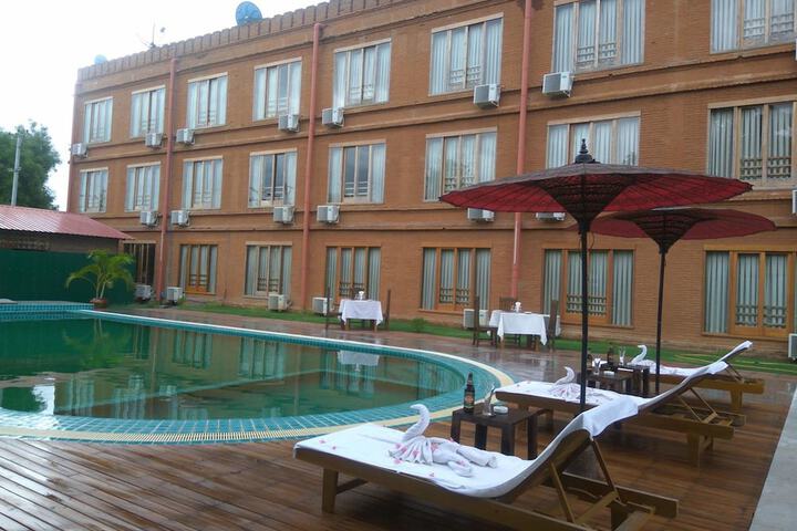 Hotel with Pool