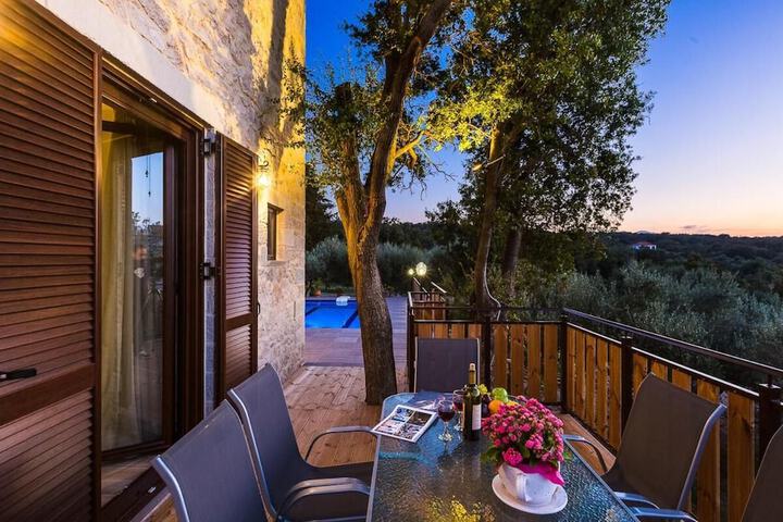 Terrace/Patio 43 of 106