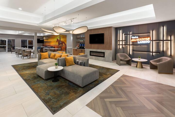 Entrance & Lobby