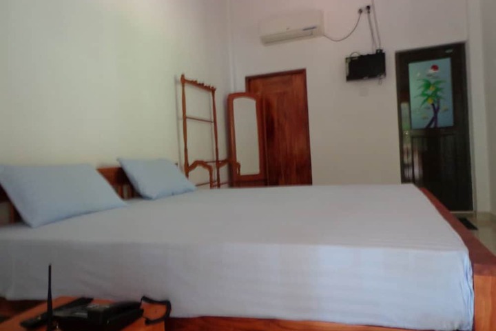 Room 3 of 17
