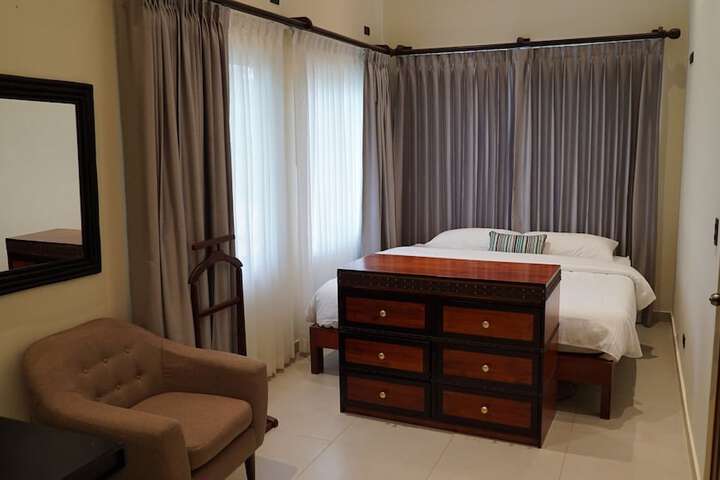 Room 8 of 38