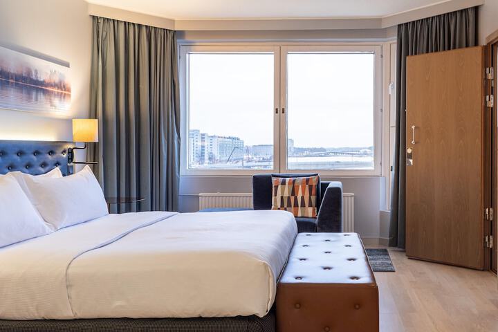 Room 34 of 115