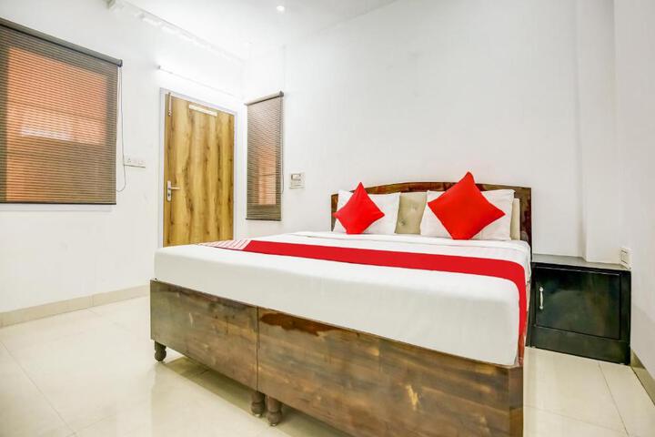 OYO Laser Tower Home Stay