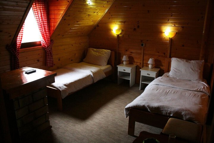 Room 27 of 35