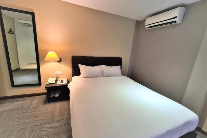 Room 12 of 75
