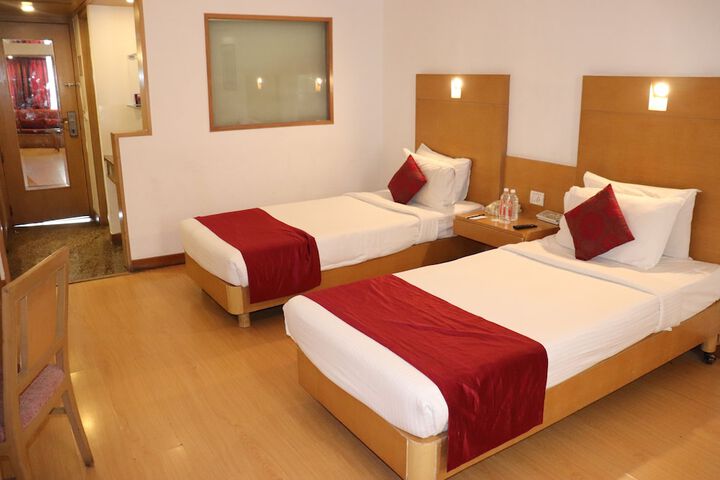 Room 9 of 40