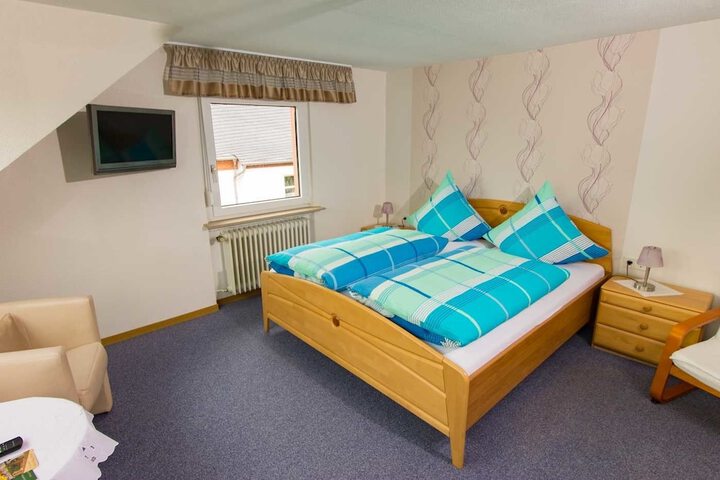 Room 4 of 19