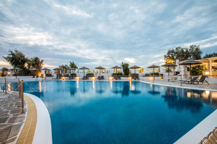 Hotel with Pool