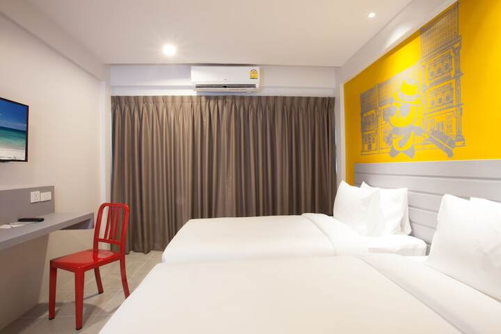 Room 11 of 40