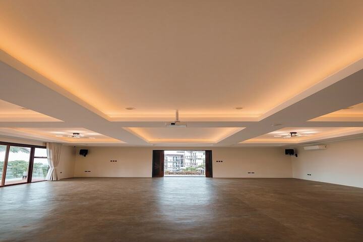Ballroom/Hall 23 of 33