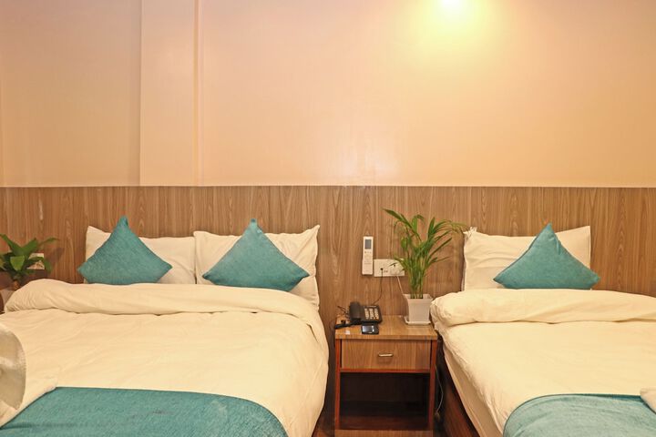 Room 25 of 119