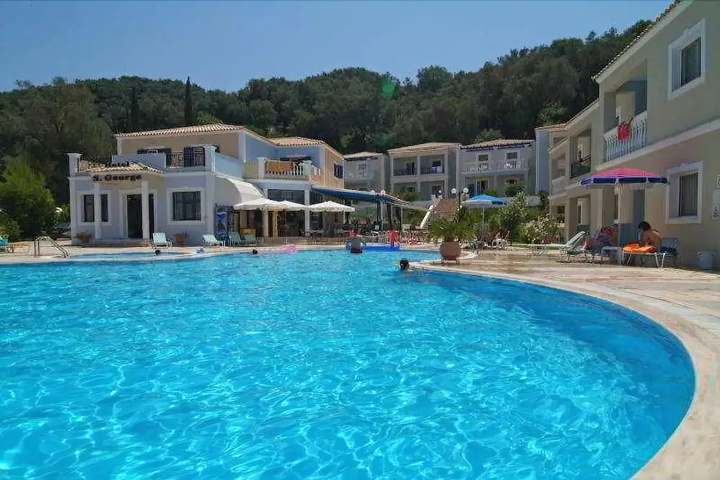 Pool 4 of 9