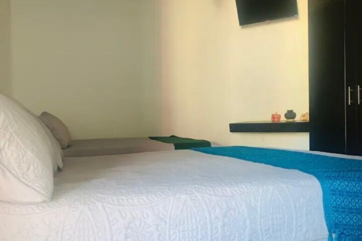 Room 8 of 34