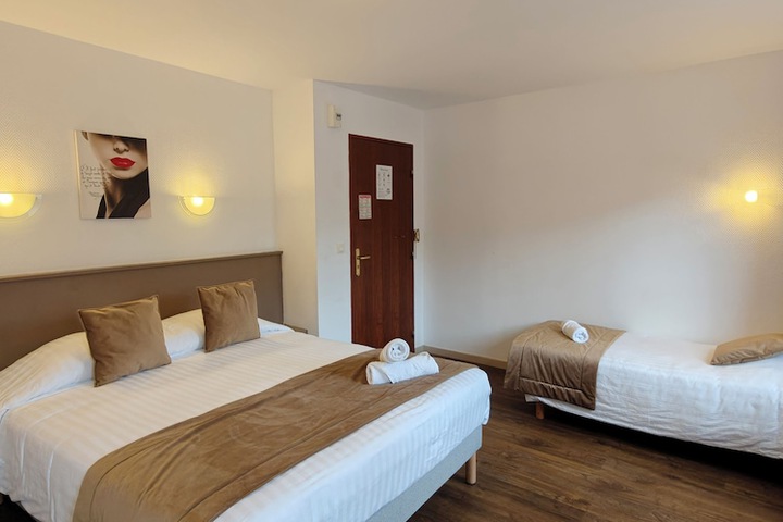 Room 8 of 35