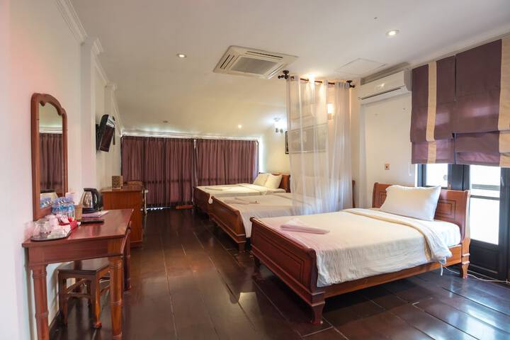 Room 14 of 105
