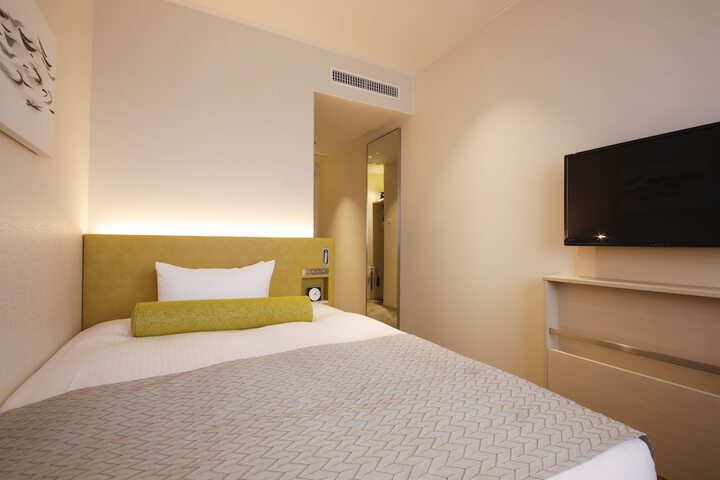 Room 6 of 112