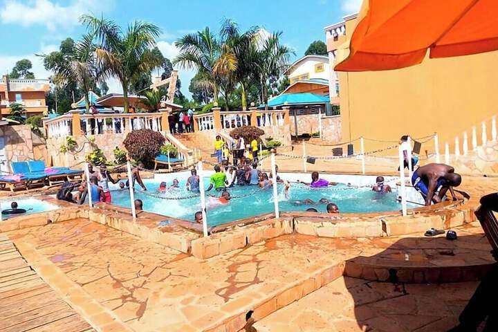 Pool 19 of 50