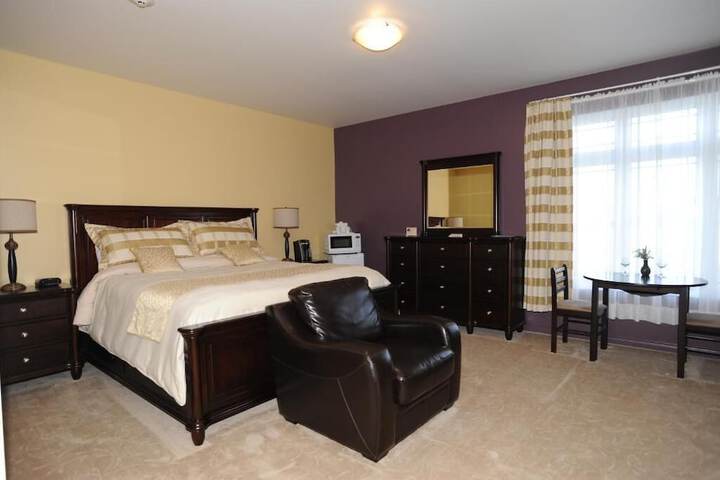 Room 7 of 16