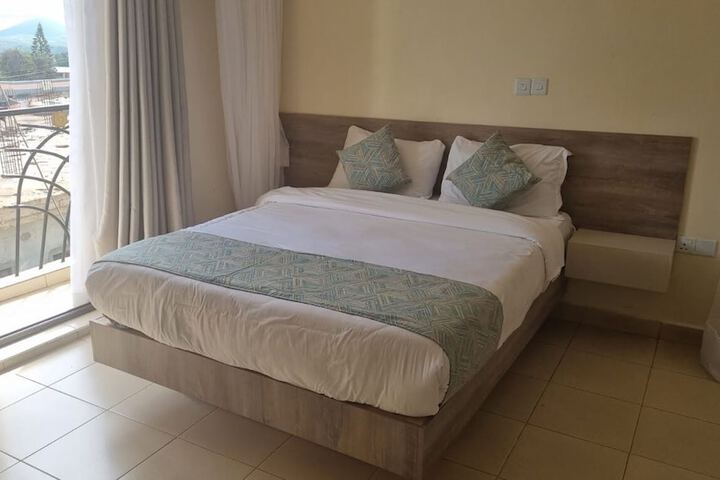 Room 13 of 26