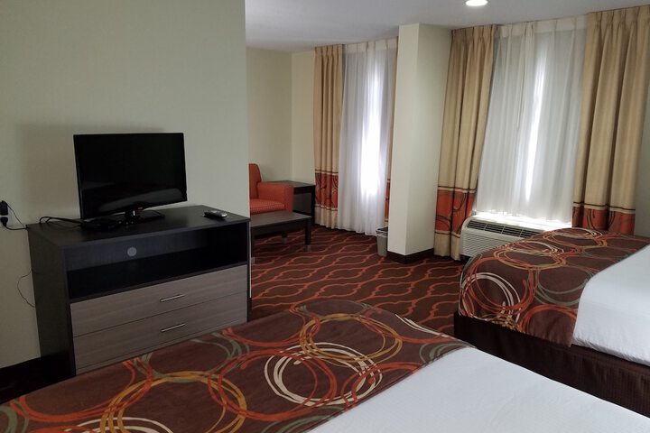 2 Queen Beds (4 of 24)