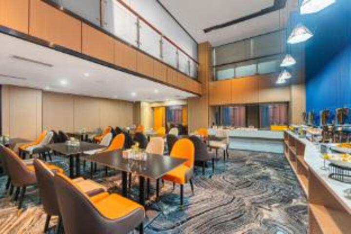 Chaoman Hotel (Guiyang North Railway Station Guanshanhu Exhibition City Branch)